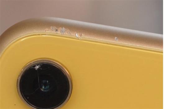 蘋果iPhone XR手機(jī)跌落測(cè)試：比起XS來果然差遠(yuǎn)了