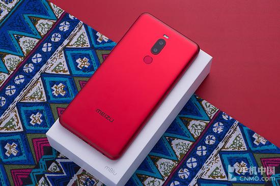 魅族Note8采用對稱式設(shè)計