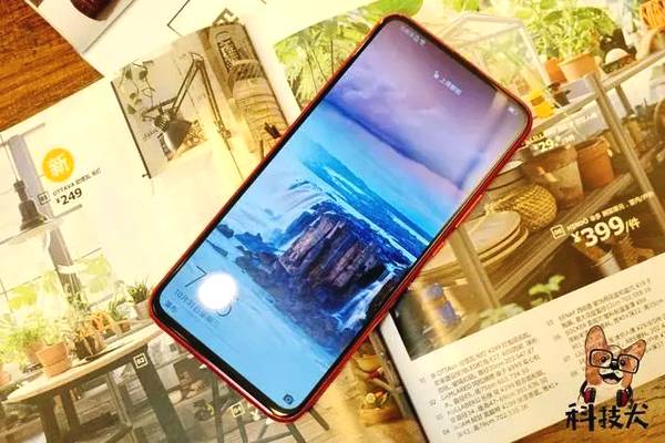 榮耀Magic2上手簡(jiǎn)評(píng)：除了滑屏設(shè)計(jì)還有這么多賣點(diǎn)！