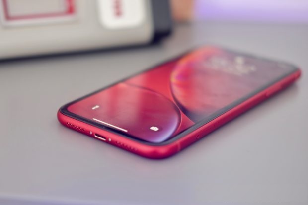 蘋果為iPhone研發(fā)屏下攝像頭技術 iPhone 11或放棄劉海屏設計