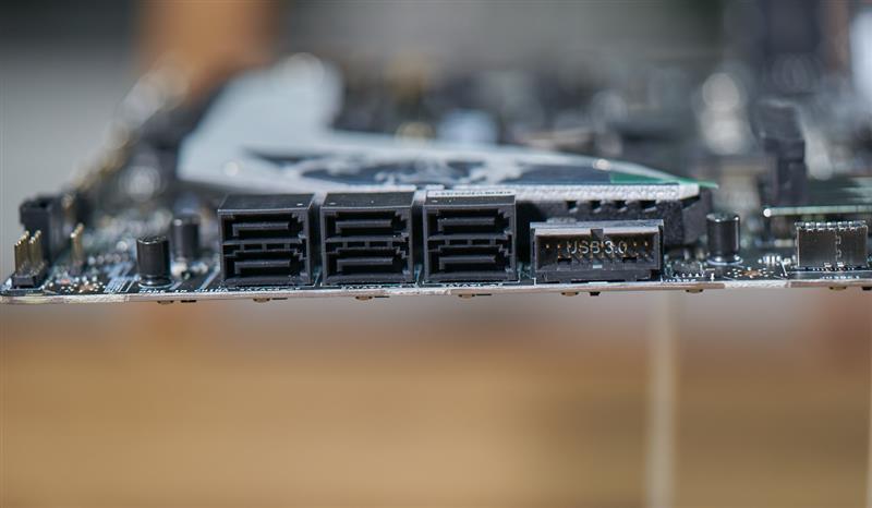 9代酷睿超頻式微！微星MPG Z390 GAMING PRO CARBON AC暗黑板主板評測：內(nèi)存超頻時代到來