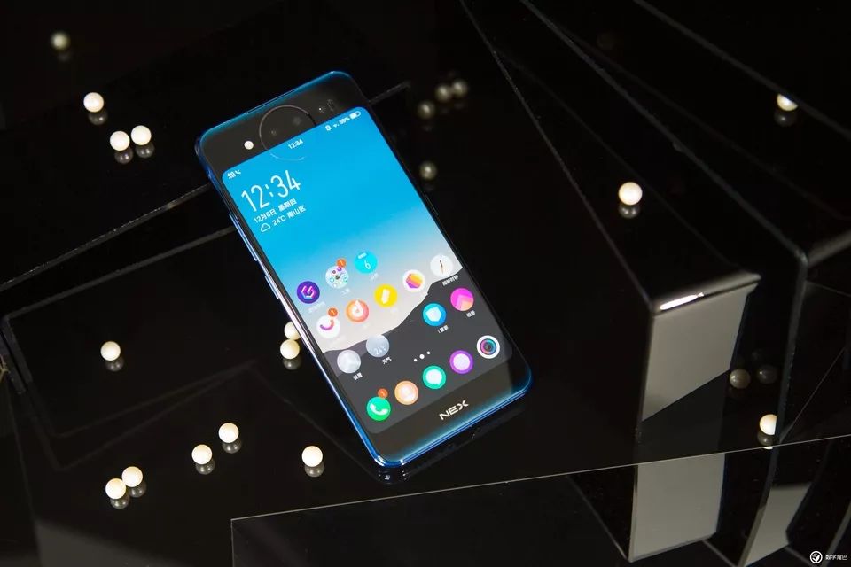vivo NEX 雙屏版圖賞：既是實(shí)力派，也是「雙面派」