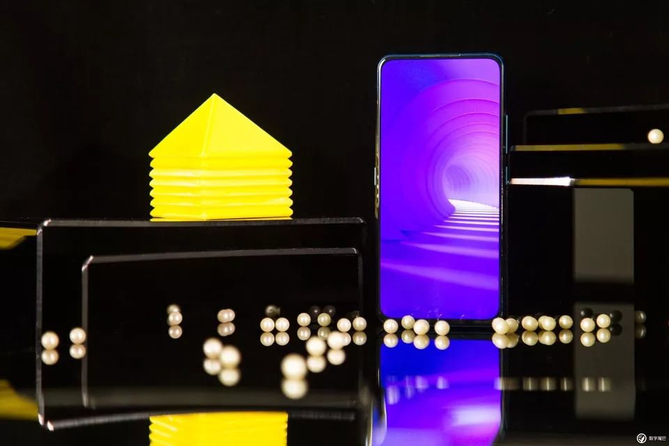 vivo NEX 雙屏版圖賞：既是實(shí)力派，也是「雙面派」