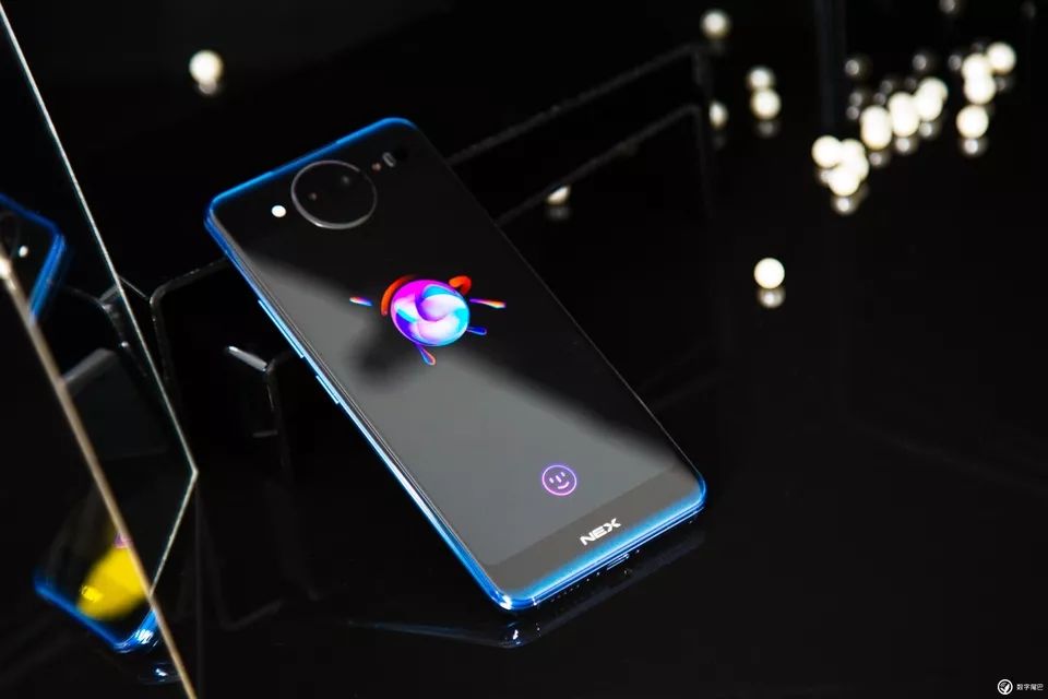 vivo NEX 雙屏版圖賞：既是實(shí)力派，也是「雙面派」