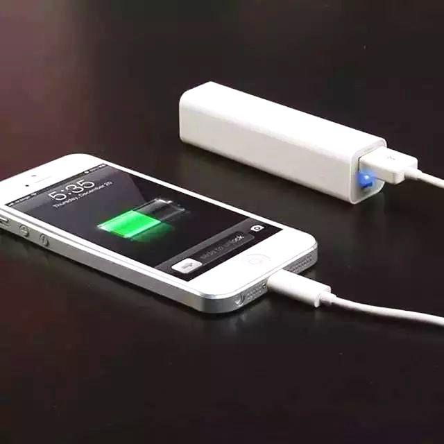 手機(jī)充完電要拔掉充電器嗎？手機(jī)充完電后先拔手機(jī)還是充電器