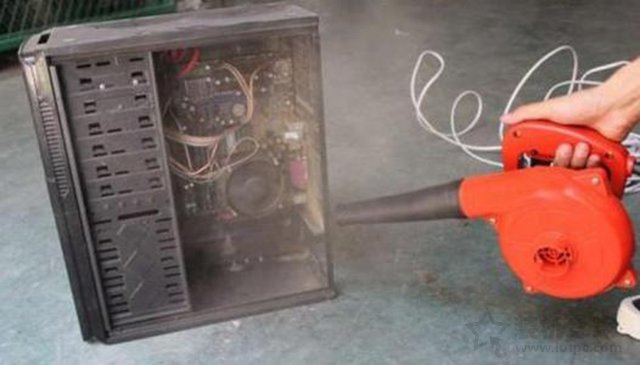 電腦主機(jī)聲音大嗡嗡響什么原因？電腦主機(jī)聲音大的原因及解決方法