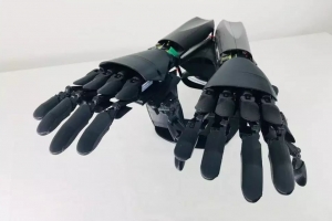 意大利Youbionic公司發(fā)明機(jī)械手臂，讓你擁有真正的第三只手！
