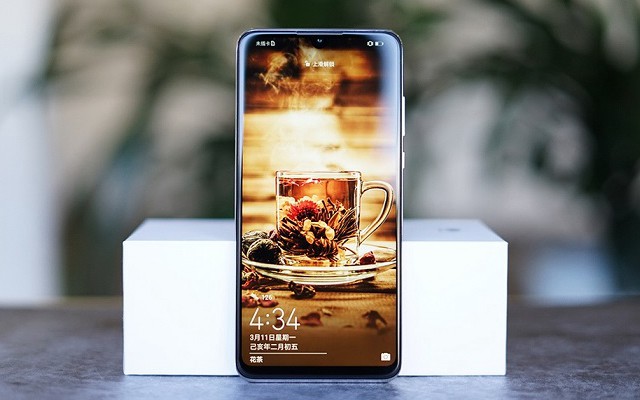 華為nova4e正式發(fā)布：光曉彤代言 主打拍照 售價1999元起