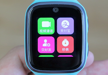 360兒童手表8X評(píng)測(cè)：從家長(zhǎng)不安的剛需，到孩子由衷的渴求