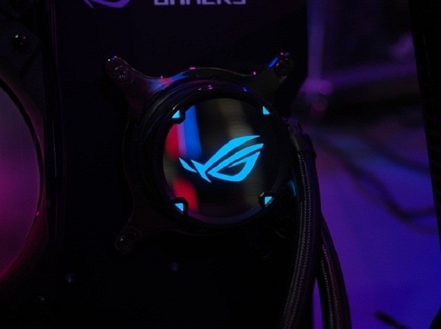 華碩發(fā)布全新的ROG STRIX LC水冷風(fēng)扇 