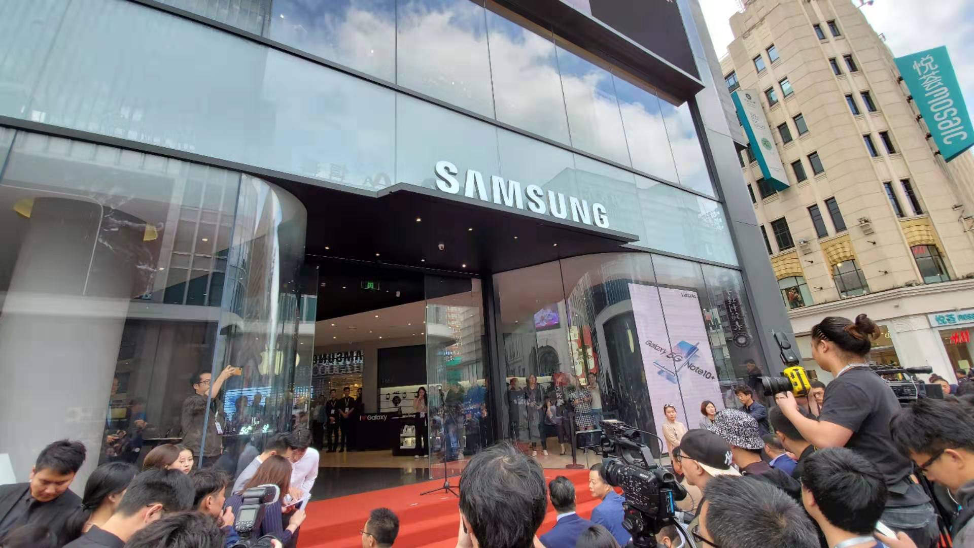 三星上海外灘旗艦體驗(yàn)店開業(yè) 三星Galaxy A90 5G發(fā)布