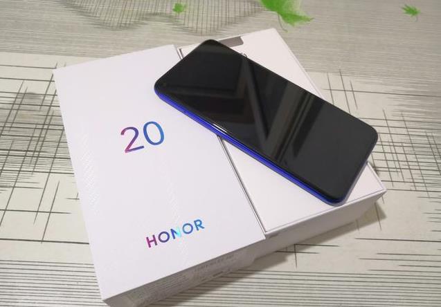 榮耀20從2599元降至1999元，麒麟980+8GB+4800萬(wàn)四攝