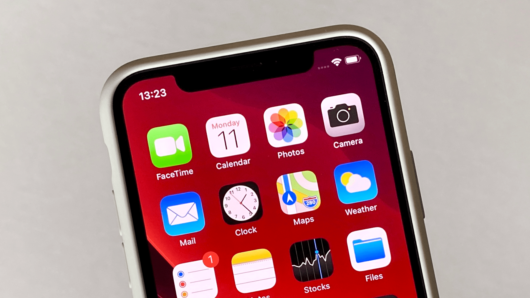 蘋果關(guān)閉iOS 13.3系統(tǒng)驗(yàn)證通道，iPhone不能降級(jí)了