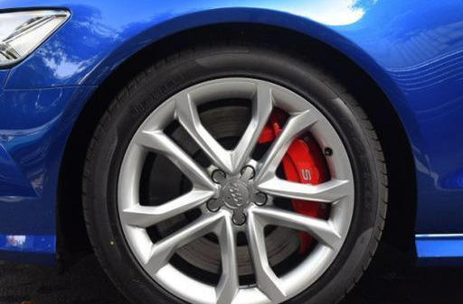 最低調(diào)的奧迪車！Quattor+空氣懸掛+托森，高速穩(wěn)如牛